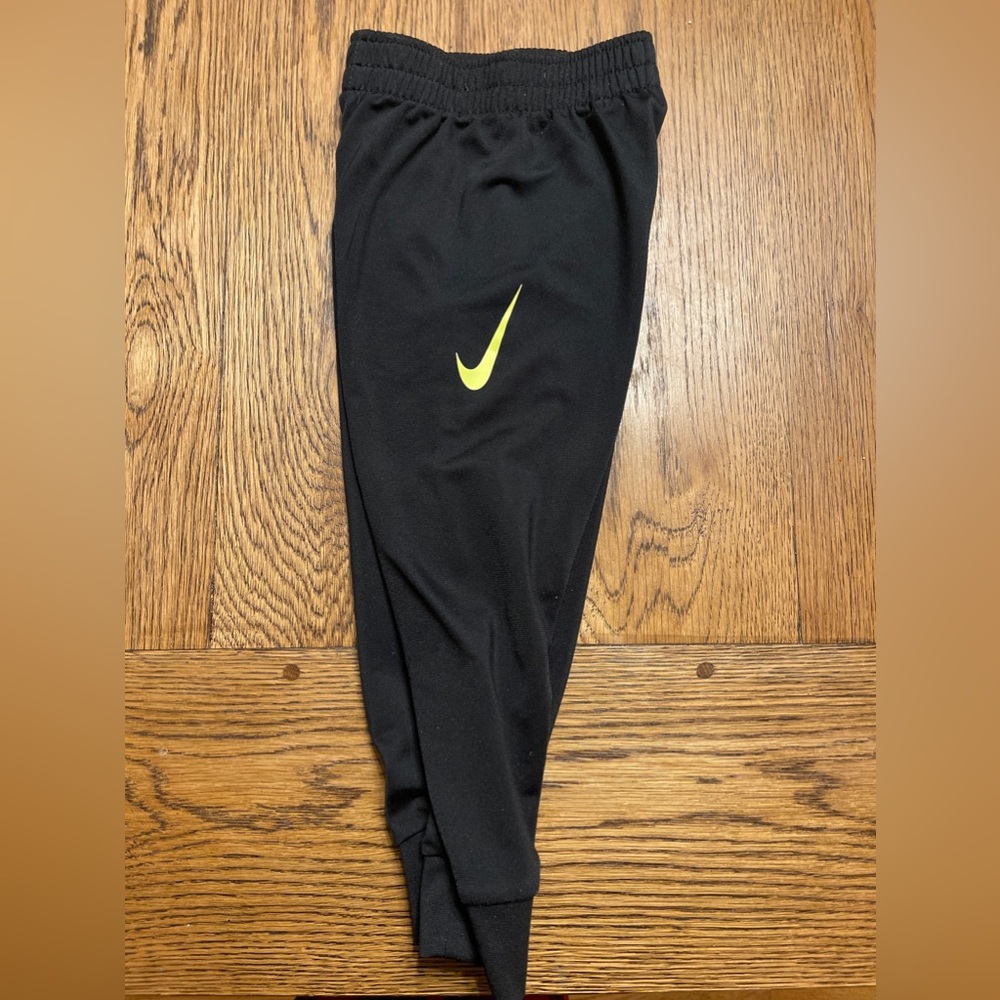Nike 4T Joggers